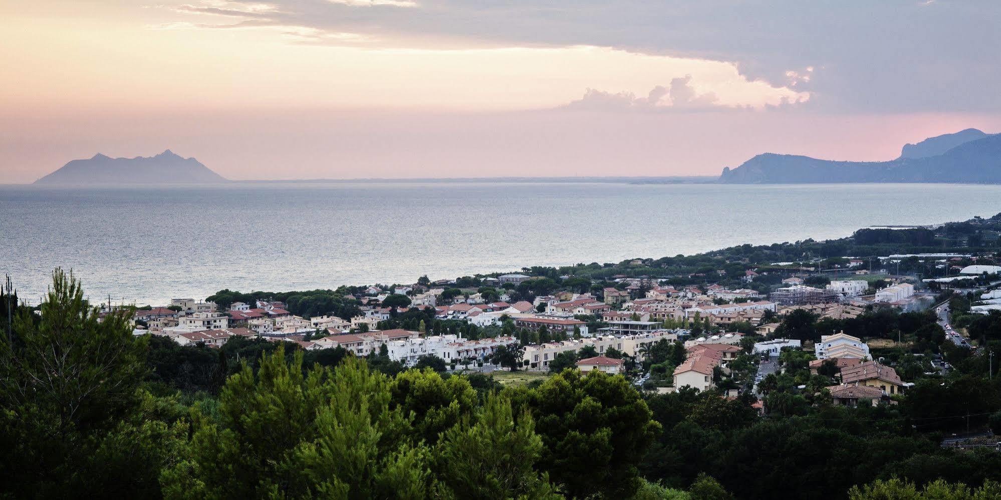 Moresco Park Hotel Sperlonga Exterior foto